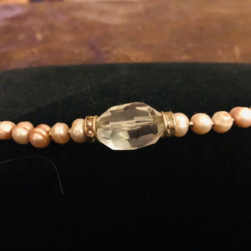 Pink dyed pearl bracelet